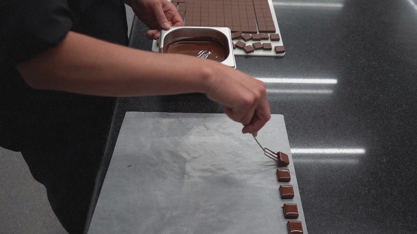 Ngành Chocolate Thụy Sĩ đối mặt thách thức do gián đoạn chuỗi cung ứng - Ảnh 4.