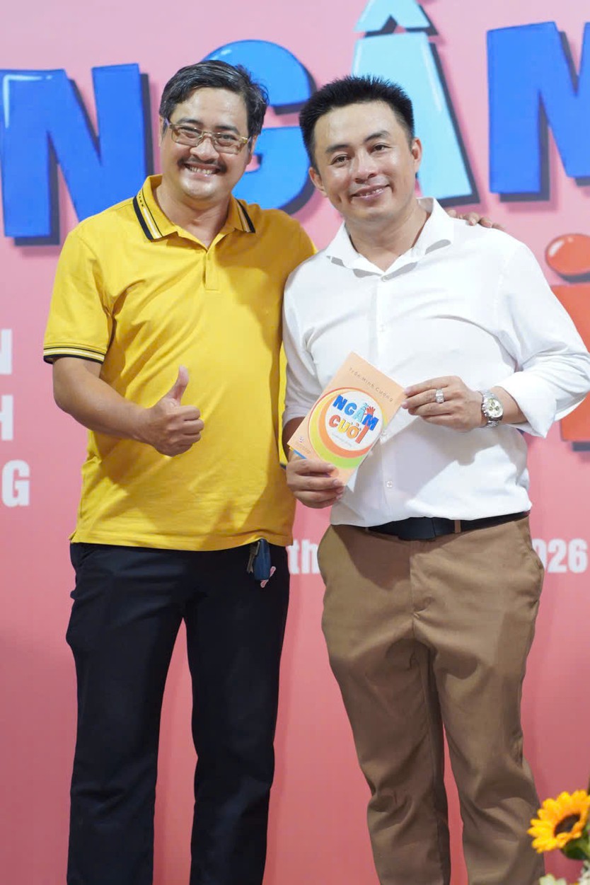 “Ngẫm cười” giữa đời đầy nghĩa thương đau - Ảnh 5.