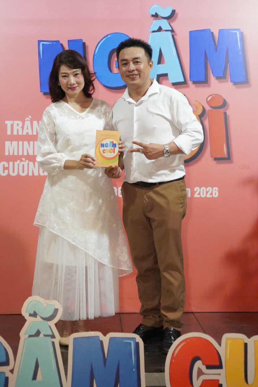 “Ngẫm cười” giữa đời đầy nghĩa thương đau - Ảnh 4.