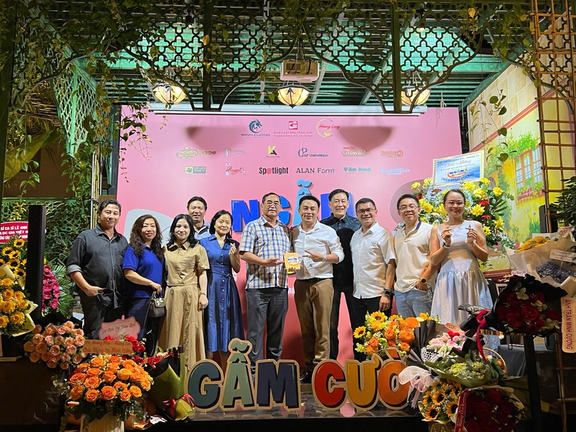 “Ngẫm cười” giữa đời đầy nghĩa thương đau - Ảnh 9.
