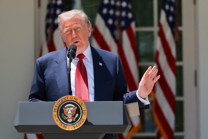 Ông Trump: Nga và Ucraina sẽ ngừng bắn 3 ngày - Ảnh 1.