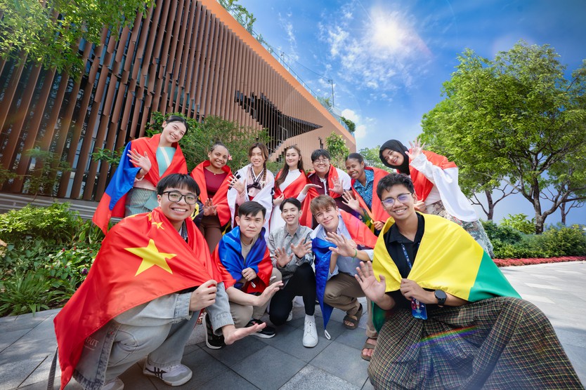 Trường Đại học Văn Lang và Đại học Quốc gia Singapore (NUS) ký kết hợp tác nâng tầm hệ sinh thái đổi mới sáng tạo và khởi nghiệp. - Ảnh 3.