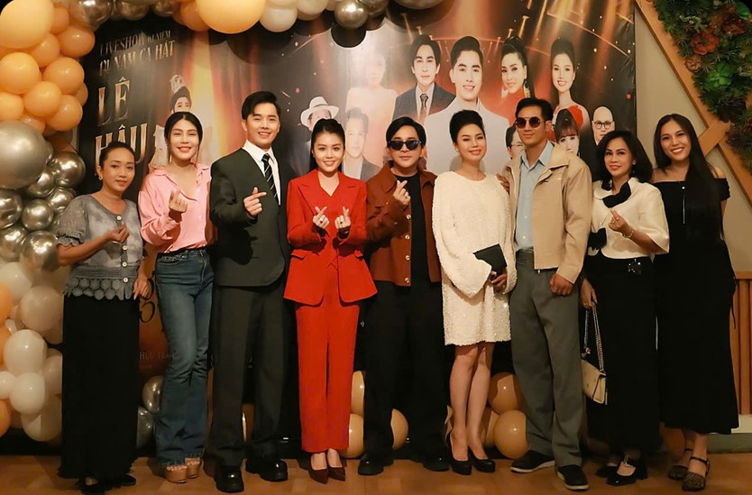 Nghệ sĩ Lê Hậu tự làm khó mình khi cân 3 vai diễn "nặng đô" trong đêm liveshow đầu tay - Ảnh 1.