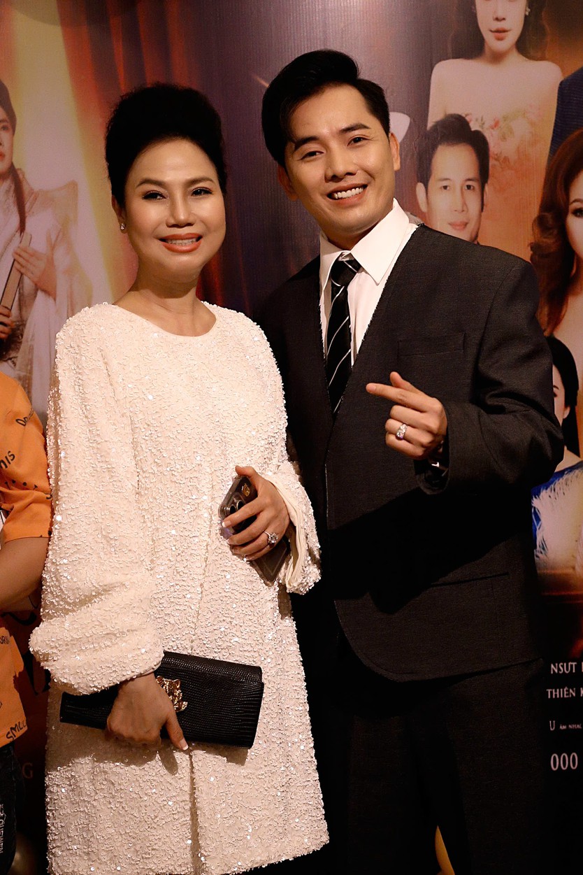 Nghệ sĩ Lê Hậu tự làm khó mình khi cân 3 vai diễn "nặng đô" trong đêm liveshow đầu tay - Ảnh 4.
