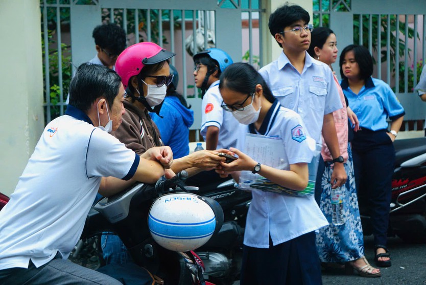 TP. Hồ Chí Minh: Hơn 151.000 thí sinh bước vào môn thi đầu tiên kỳ thi lớp 10- Ảnh 5.