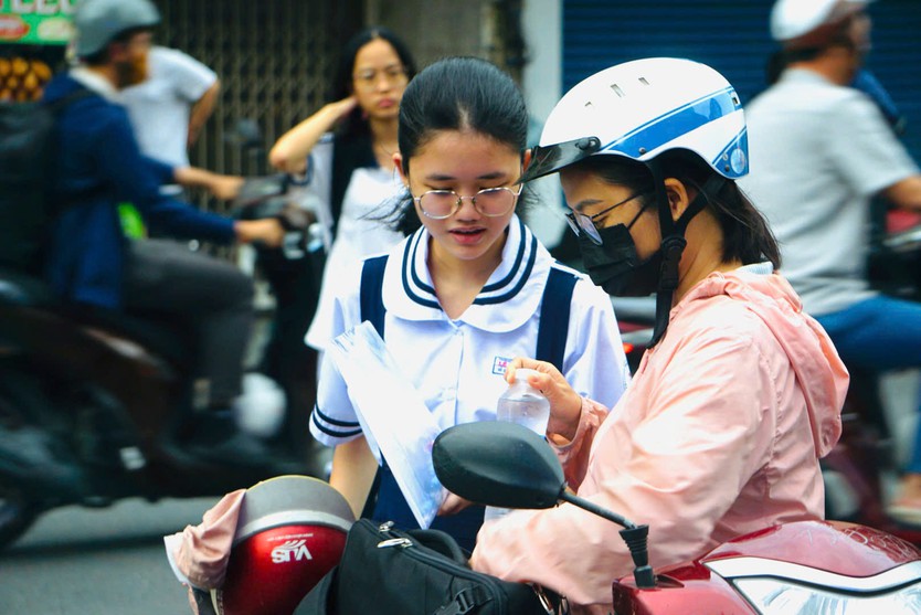 TP. Hồ Chí Minh: Hơn 151.000 thí sinh bước vào môn thi đầu tiên kỳ thi lớp 10- Ảnh 7.