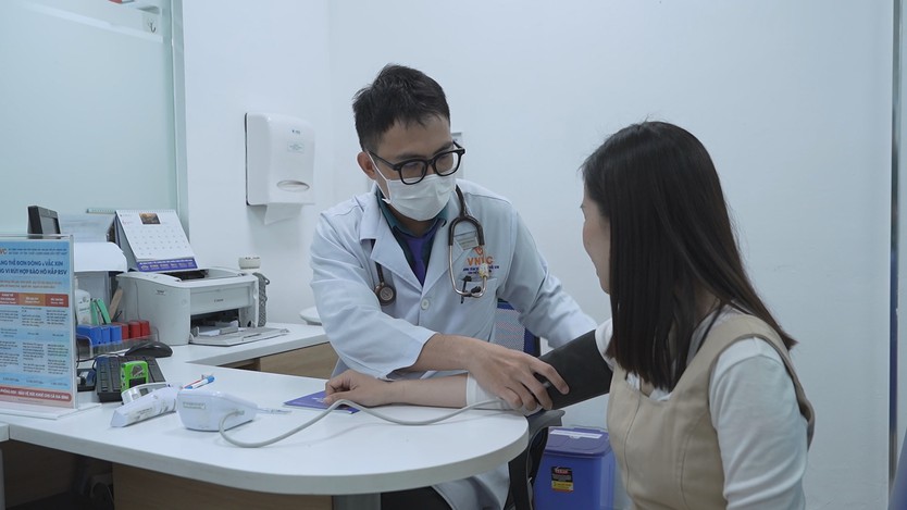 CHỦ ĐỘNG TIÊM VẮC XIN: GIẢI PHÁP PHÒNG SỐT XUẤT HUYẾT HIỆU QUẢ TRONG MÙA DỊCH - Ảnh 4.