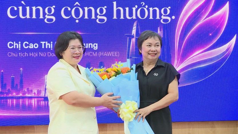 Khai giảng lớp bồi dưỡng kỹ năng lãnh đạo cho cán bộ nữ TP. Hồ Chí Minh - Ảnh 4.