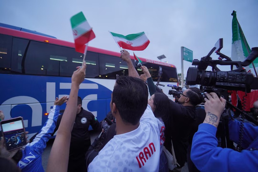  FIFA thu hồi suất mua vé World Cup của cổ động viên Iran - Ảnh 2.