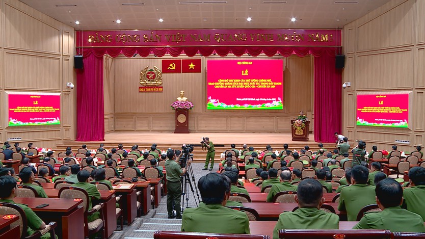 Trao thưởng các lực lượng phá Chuyên án 126N, triệt xóa đường dây ma túy xuyên quốc gia- Ảnh 3.