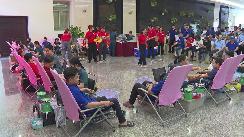 Lan tỏa thông điệp nhân ái tại lễ khai mạc Hành trình Đỏ 2026 - Ảnh 3.