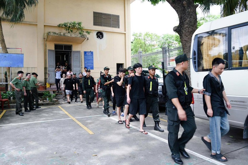 Bên trong 'đại bản doanh' nhóm lừa đảo qua mạng từ Campuchia sang bị công an Việt Nam vô hiệu hóa - Ảnh 12.
