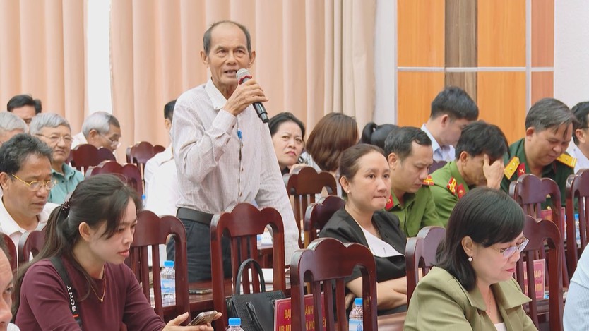 Cử tri kiến nghị tháo gỡ vướng mắc về hạ tầng, môi trường và các dự án dân sinh - Ảnh 2.