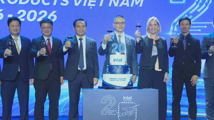 Intel Products Việt Nam kỷ niệm 20 năm hoạt động, tiếp tục đồng hành cùng sự phát triển của TP. Hồ Chí Minh - Ảnh 1.