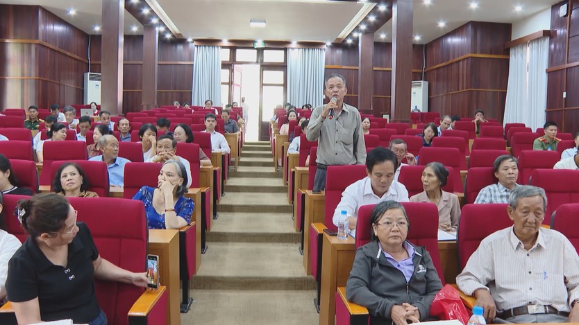 Cử tri kiến nghị tháo gỡ vướng mắc về đất đai, quy hoạch và hạ tầng dân sinh - Ảnh 3.