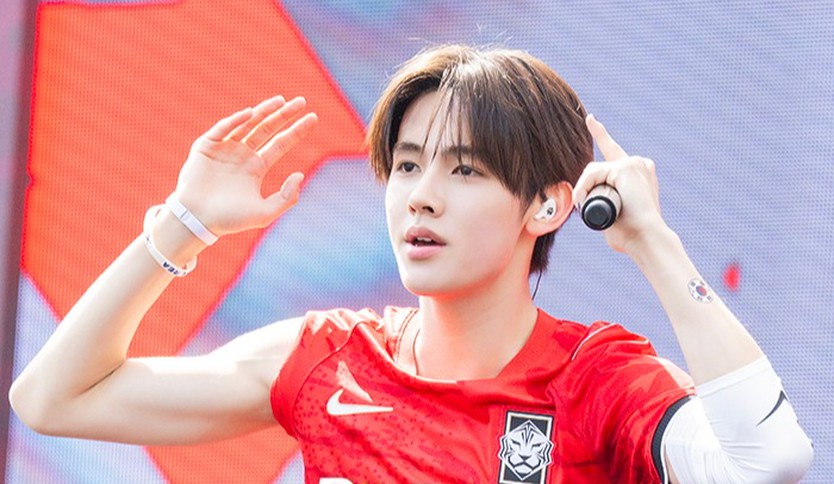 Seonghyeon khuấy động không khí cổ vũ đội tuyển Hàn Quốc - Ảnh 1.