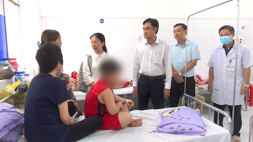 71 học sinh nhập viện sau bữa ăn bán trú ở Sa Đéc: Phát hiện Salmonella, nghi nhiễm chéo - Ảnh 1.
