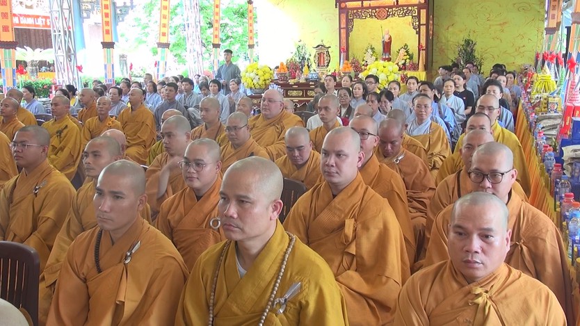 Lễ tưởng niệm, cầu siêu liệt sĩ tại công viên Lê Thị Riêng- Ảnh 5.