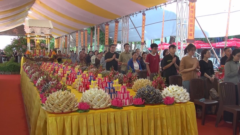Lễ tưởng niệm, cầu siêu liệt sĩ tại công viên Lê Thị Riêng- Ảnh 6.