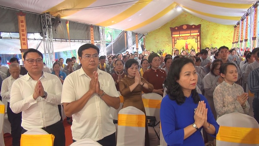 Lễ tưởng niệm, cầu siêu liệt sĩ tại công viên Lê Thị Riêng- Ảnh 3.