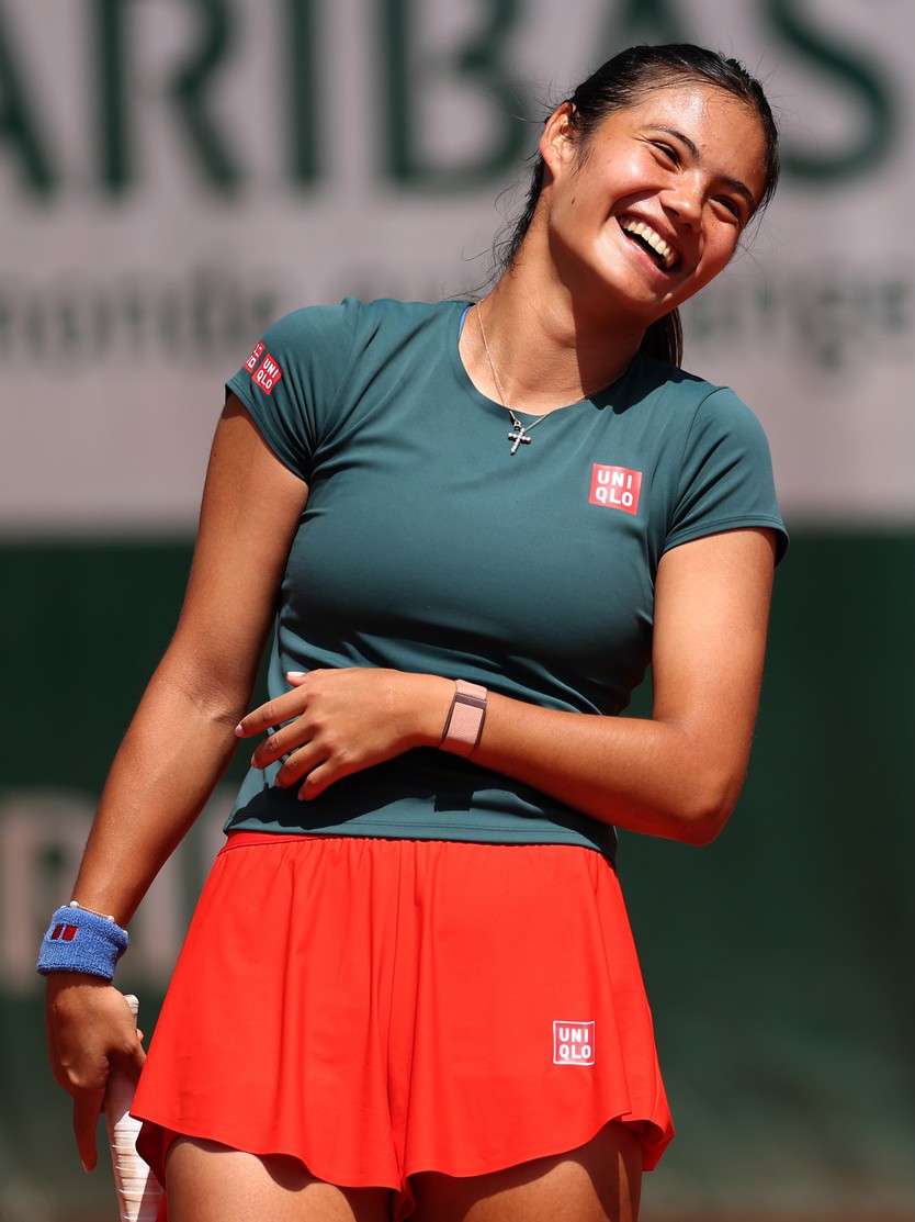 Emma Raducanu vào chung kết Queen's Club sau ngày thi đấu thăng hoa- Ảnh 6.