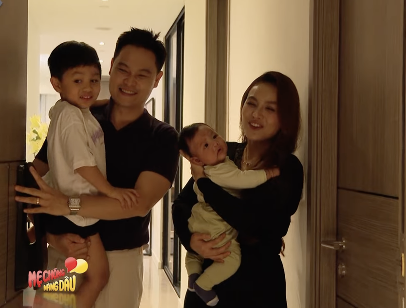  Mẹ chồng nàng dâu: Ba mẹ bác sĩ Thanh Thanh bao khách sạn làm đám cưới cho con gái độc nhất - Ảnh 1.