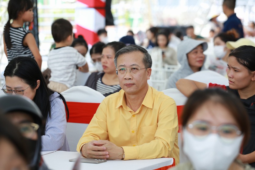 Mái ấm gia đình Việt: Hương Tràm xúc động, Khánh Vy bật khóc khi trở về Nghệ An- Ảnh 3.