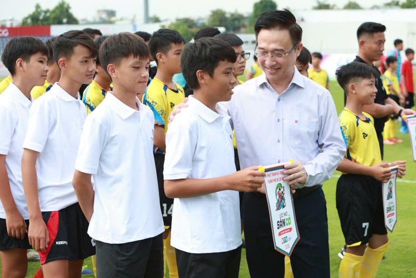 Khai mạc Giải bóng đá Thiếu niên - Nhi đồng Cúp HTV 2026 - Ảnh 1.