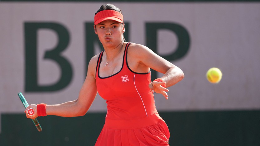 Emma Raducanu vào chung kết Queen's Club sau ngày thi đấu thăng hoa- Ảnh 2.