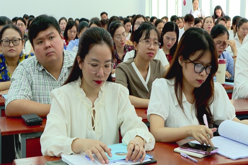 Hơn 200 học viên dự lớp bồi dưỡng công tác văn thư của Đảng - Ảnh 3.