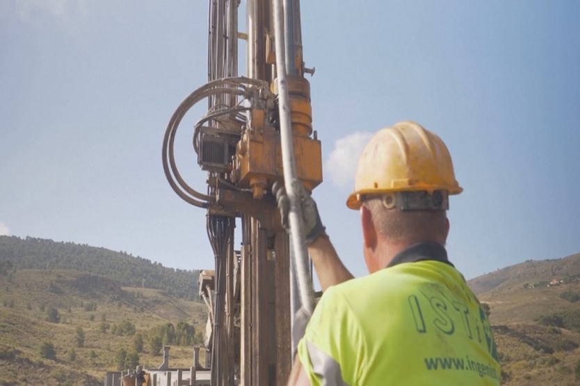 Tây Ban Nha: Khám phá hố thiên thạch 8 triệu năm tuổi - Ảnh 4.