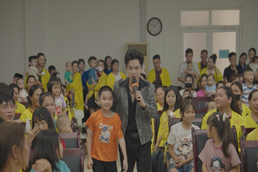 Chuyến xe tử tế mang niềm vui đến Bệnh viện Nhi Thanh Hóa - Ảnh 2.