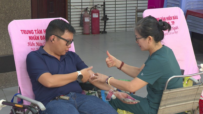 TP. Hồ Chí Minh: Tiếp tục giữ ấm ngọn lửa Hành trình Đỏ sau 14 năm thắp sáng  - Ảnh 3.