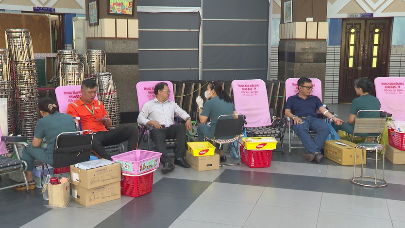 TP. Hồ Chí Minh: Tiếp tục giữ ấm ngọn lửa Hành trình Đỏ sau 14 năm thắp sáng  - Ảnh 4.