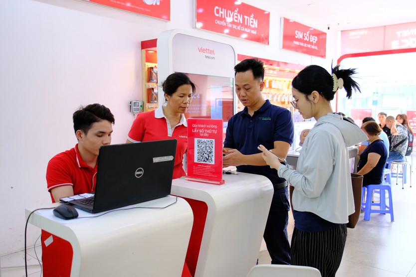 Viettel điều chỉnh giờ hoạt động của hệ thống cửa hàng trên toàn quốc phục vụ khách hàng xác thực thông tin thuê bao - Ảnh 2.
