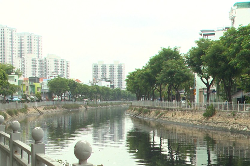 TP. Hồ Chí Minh chỉnh trang kênh rạch, nâng chất lượng sống đô thị - Ảnh 1.