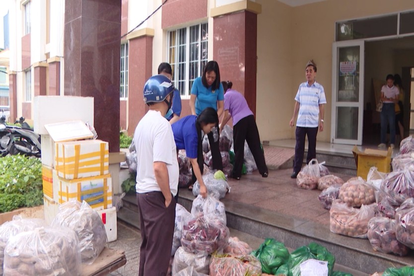 Phường Vũng Tàu tiêu thụ hơn 1,6 tấn nông sản Việt, lan tỏa chương trình “Người Việt Nam ưu tiên dùng hàng Việt Nam” - Ảnh 1.