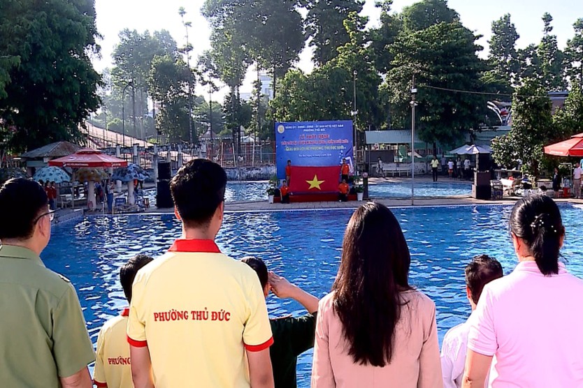 Phường Thủ Đức phát động chương trình học bơi miễn phí, phòng chống đuối nước cho trẻ em hè 2026 - Ảnh 1.