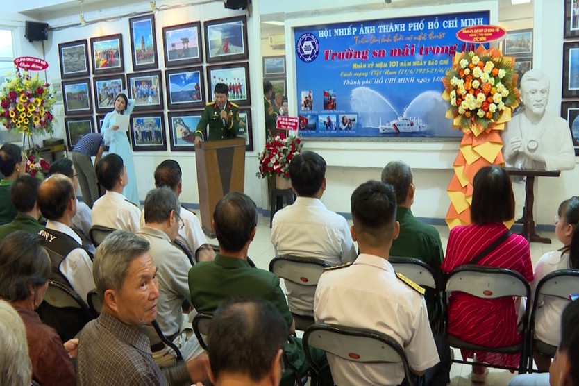 Triển lãm “Trường Sa mãi trong ta”: Lan tỏa hình ảnh biển đảo thiêng liêng qua 100 tác phẩm nhiếp ảnh - Ảnh 1.