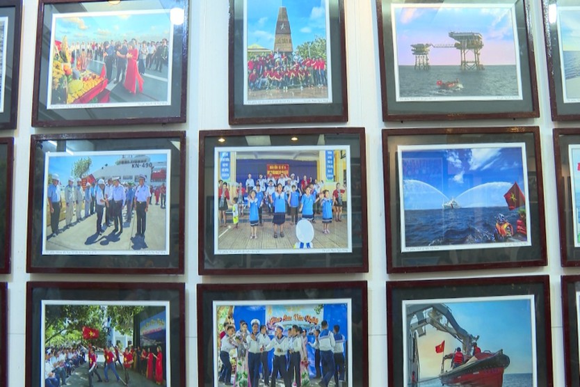 Triển lãm “Trường Sa mãi trong ta”: Lan tỏa hình ảnh biển đảo thiêng liêng qua 100 tác phẩm nhiếp ảnh - Ảnh 3.