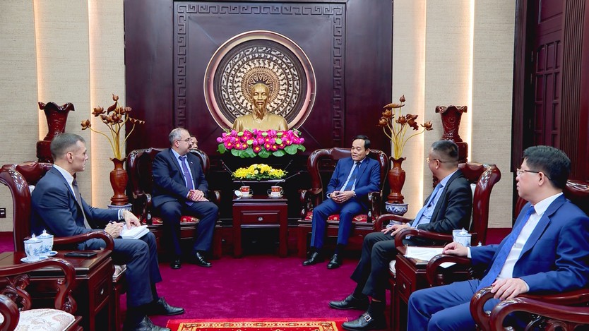 Bí thư Thành ủy TP. Hồ Chí Minh Trần Lưu Quang  tiếp Tổng Lãnh sự Liên bang Nga tại TP. Hồ Chí Minh  - Ảnh 3.
