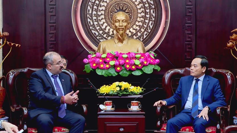 Bí thư Thành ủy TP. Hồ Chí Minh Trần Lưu Quang  tiếp Tổng Lãnh sự Liên bang Nga tại TP. Hồ Chí Minh  - Ảnh 1.