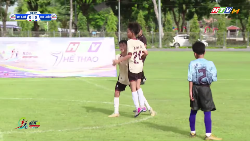 U11 Bình Giã thắng nghẹt thở U11 Long Hải trong cơn mưa bàn thắng | Cúp HTV 2026 - Ảnh 2.