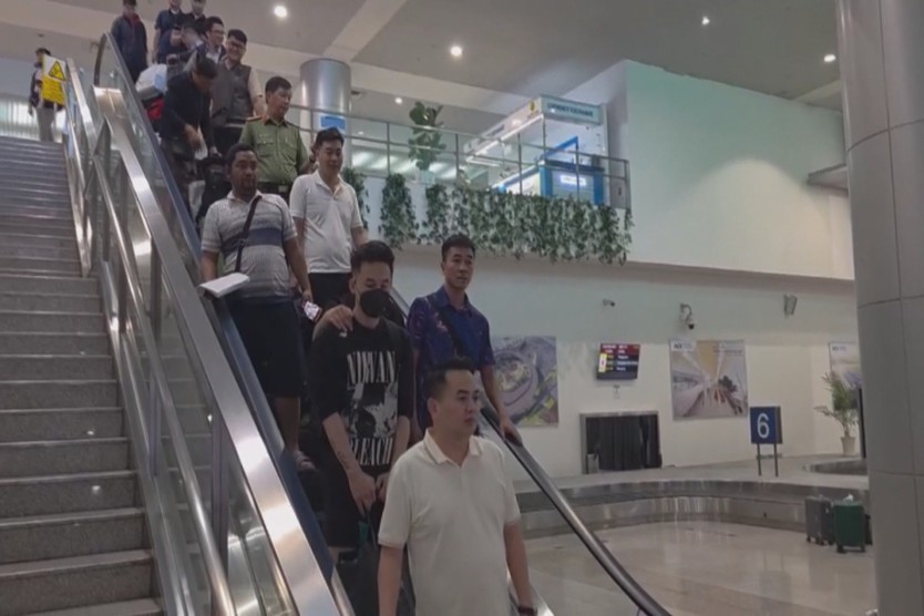 Đắk Lắk: Vận động đối tượng trốn truy nã từ nước ngoài về đầu thú - Ảnh 2.