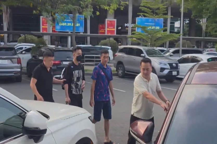 Đắk Lắk: Vận động đối tượng trốn truy nã từ nước ngoài về đầu thú - Ảnh 1.