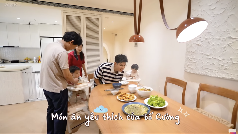 Mẹ vắng nhà, ba là siêu nhân: Mạnh Cường xúc động trước bữa cơm tuổi thơ của mẹ- Ảnh 4.