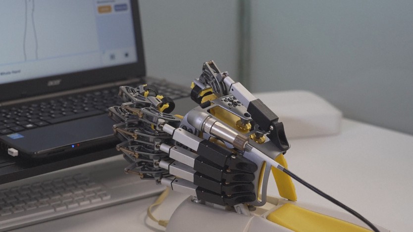 Tây Ban Nha thử nghiệm khung xương robot hỗ trợ người bệnh và công nhân - Ảnh 3.