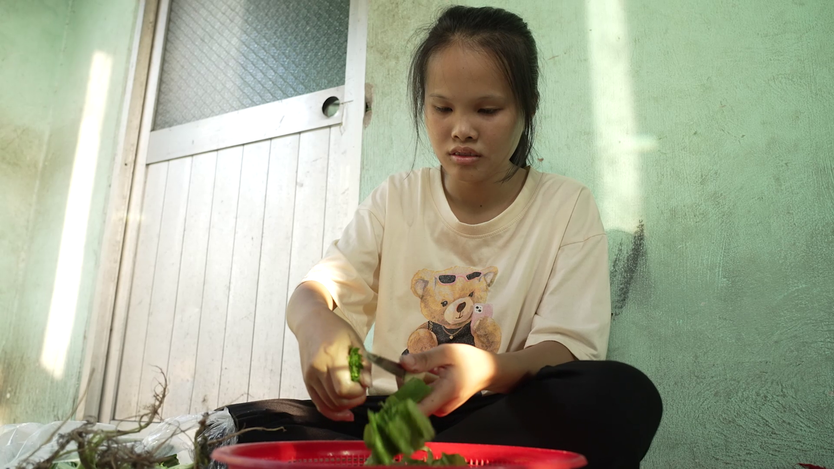 Mái ấm gia đình Việt: Ước mơ nhìn rõ người thân của nữ sinh bị bệnh về mắt- Ảnh 3.