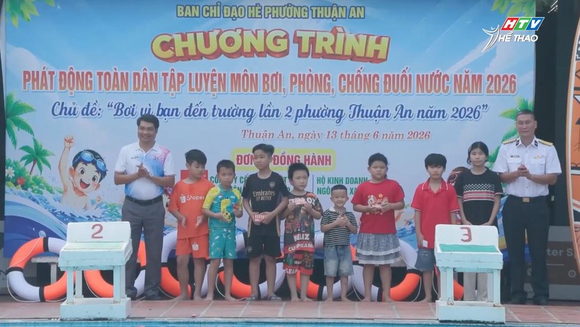 Phường Thuận An phát động chương trình "Bơi vì bạn đến trường" - Ảnh 4.