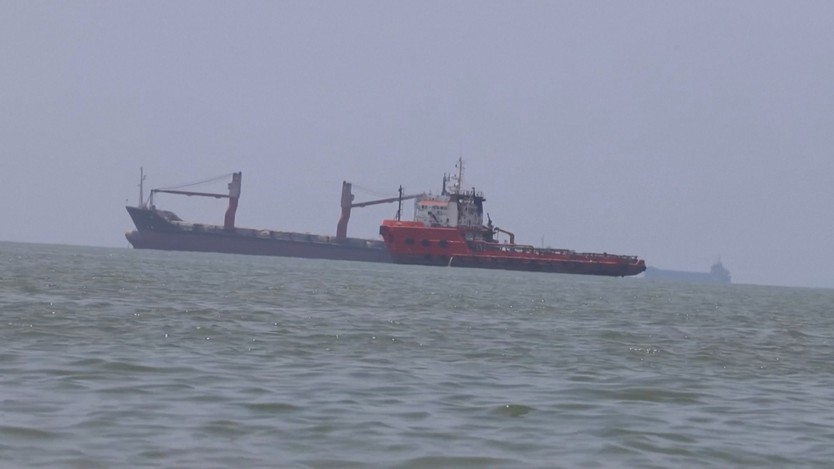 Iran tạo điều kiện cho tàu thuyền qua Eo biển Hormuz - Ảnh 3.